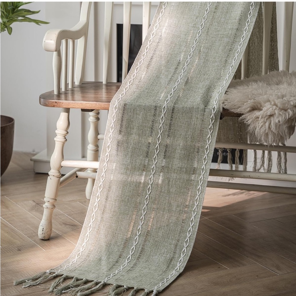 ZAIIVE Geometric Patterned Table Runner, 12x72”
Color: Sage Green